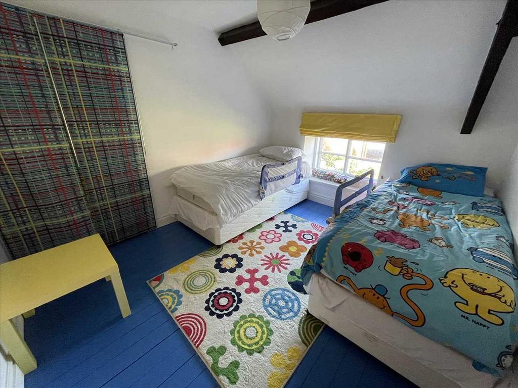 Bedroom (front)