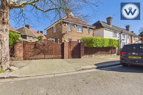 3 bedroom detached house to rent, Alliance Road, Plaistow, E13