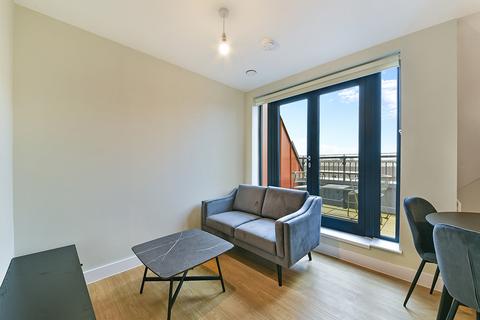 2 bedroom apartment to rent, Weavers Yard, Newbury Newbury RG14