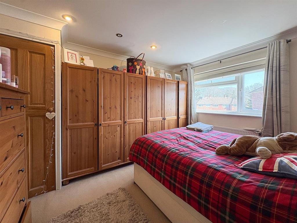 Bedroom1-1.jpg