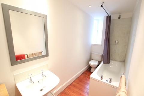 2 bedroom flat to rent, West End Park Street, Glasgow, G3
