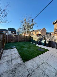 2 bedroom end of terrace house to rent, Hawksbill Way, London Road, PE2