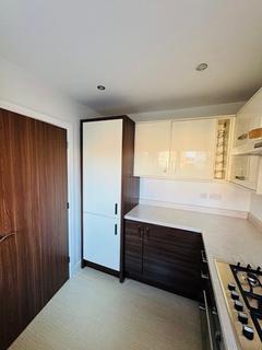 2 bedroom end of terrace house to rent, Hawksbill Way, London Road, PE2