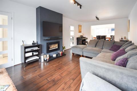 4 bedroom semi-detached house for sale, Glen Hazel, Hook End, Brentwood