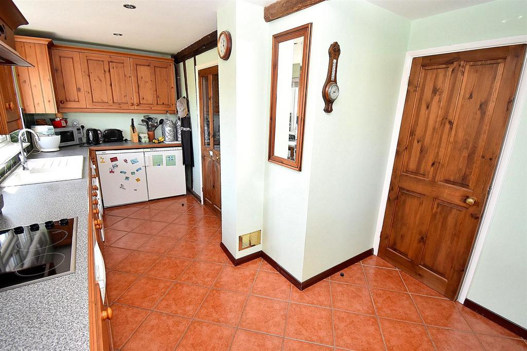Kitchen reverse.jpg