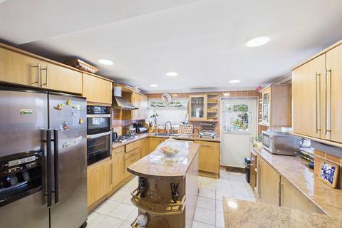 4 bedroom terraced house for sale, Castleton Road, Ruislip HA4