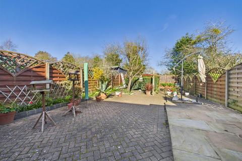 4 bedroom terraced house for sale, Castleton Road, Ruislip HA4