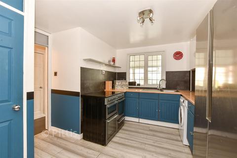 undefined, Meadowside, Newport PO30