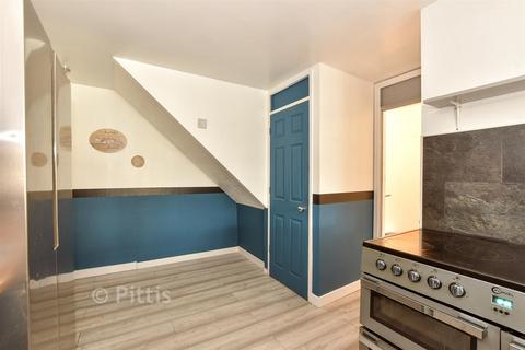 undefined, Meadowside, Newport PO30