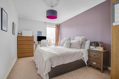 2 bedroom flat to rent, Carlton Vale, London NW6