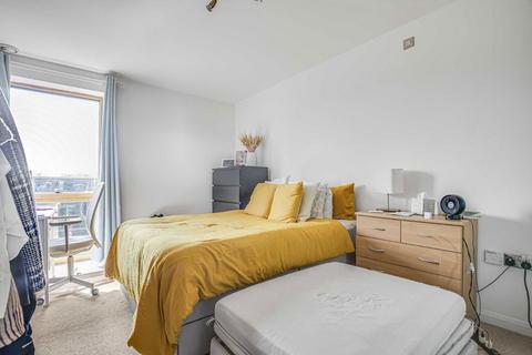 2 bedroom flat to rent, Carlton Vale, London NW6