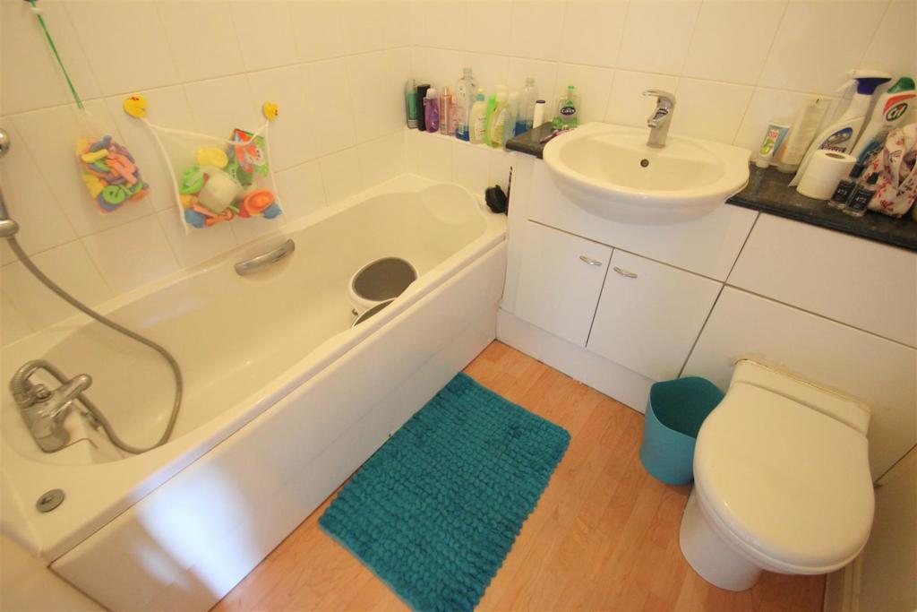Bathroom (22).JPG