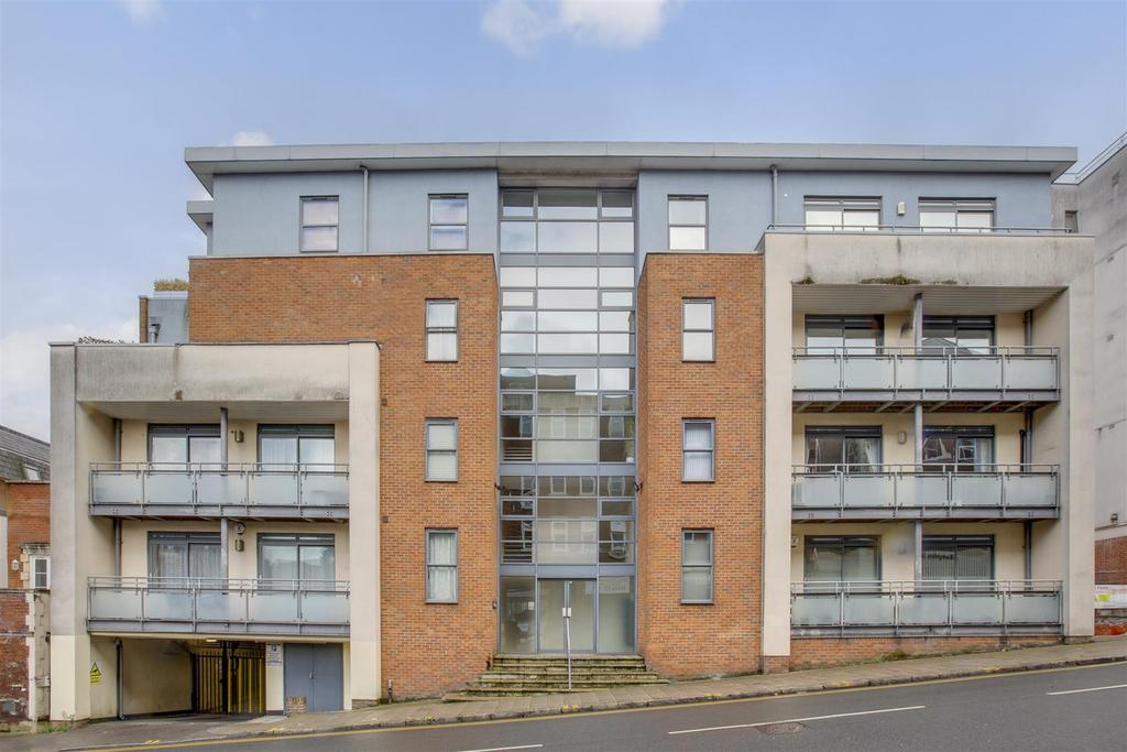 16 Bankside, Corporation Street, HP13 6 TA-16.jpg