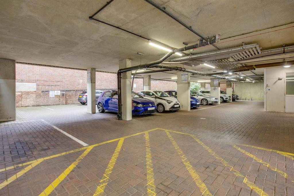 16 Bankside, Corporation Street, HP13 6 TA-15.jpg