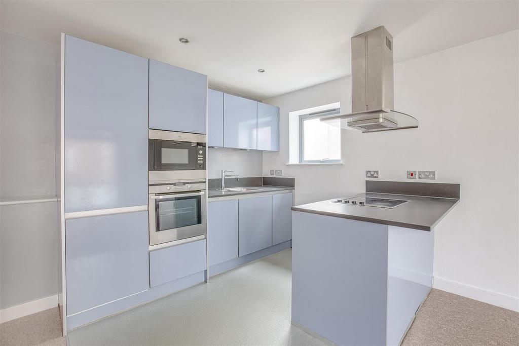 16 Bankside, Corporation Street, HP13 6 TA-8.jpg