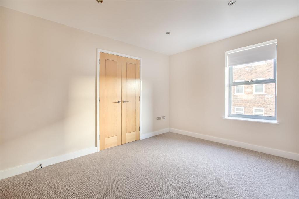 16 Bankside, Corporation Street, HP13 6 TA-1.jpg