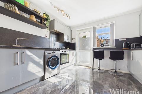 3 bedroom terraced house for sale, Cotswold Green, Aylesbury HP20