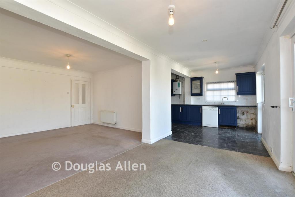 Kitchen/Breakfast Area