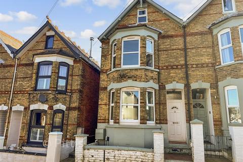 Gordon Road, Cowes, Isle of Wight