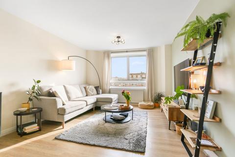 2 bedroom flat for sale, Grand Avenue, Hove, BN3