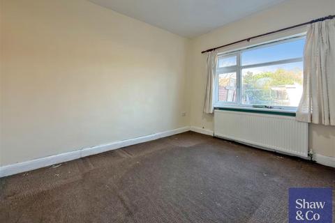 3 bedroom house for sale, Hinton Avenue, Hounslow TW4