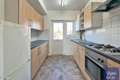 3 bedroom house for sale, Hinton Avenue, Hounslow TW4