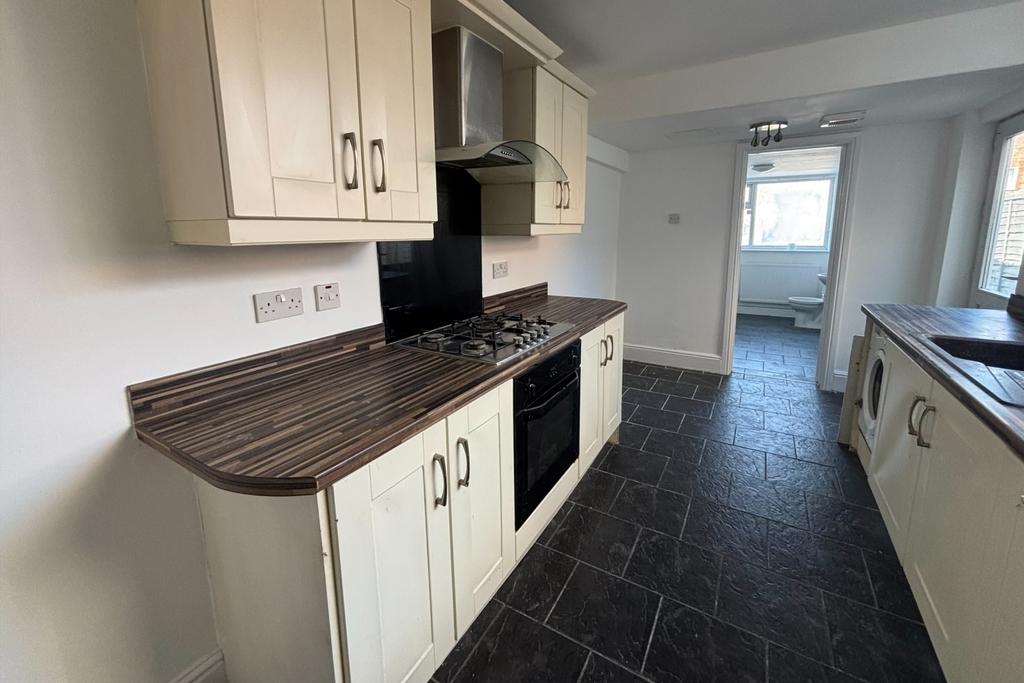 Kitchen 2