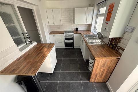 3 bedroom terraced house to rent, All Saints Way, West Bromwich