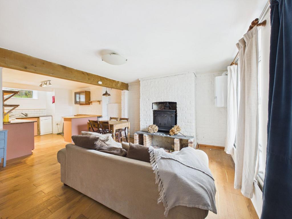 Kitchen / Living Area