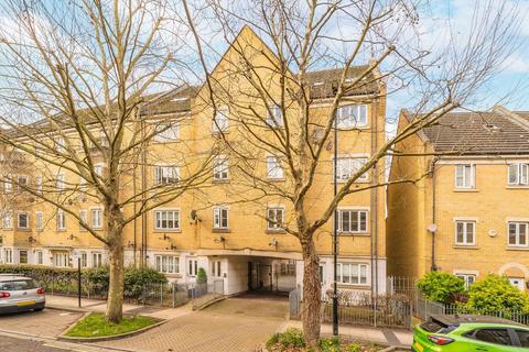 2 bedroom flat to rent, Kelly Avenue, London SE15