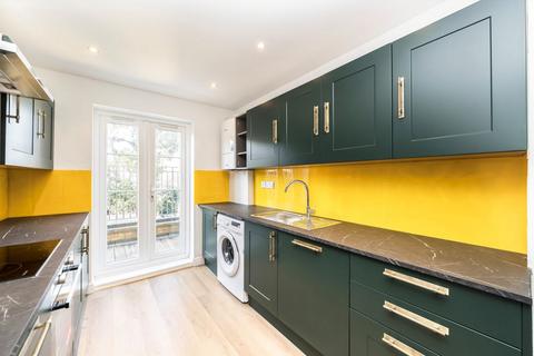 2 bedroom flat to rent, Kelly Avenue, London SE15