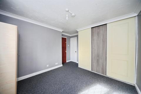 undefined, Keepers Close, Luton