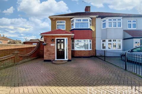 3 bedroom semi-detached house for sale, Eyhurst Avenue, Hornchurch, RM12