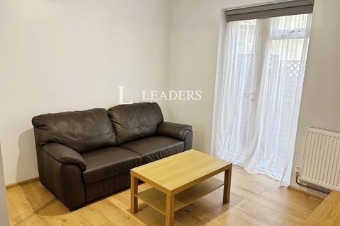 1 bedroom flat to rent, Commercial Road, SO15