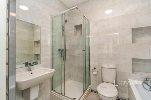 1 bedroom flat to rent, Commercial Road, SO15