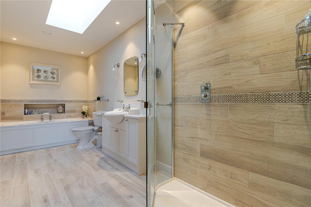 En Suite To Main