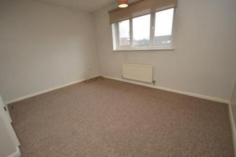 2 bedroom terraced house to rent, Herons Court, West Bridgford, Nottingham, Nottinghamshire, NG2