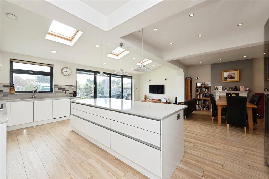 Kitchen/Dayroom