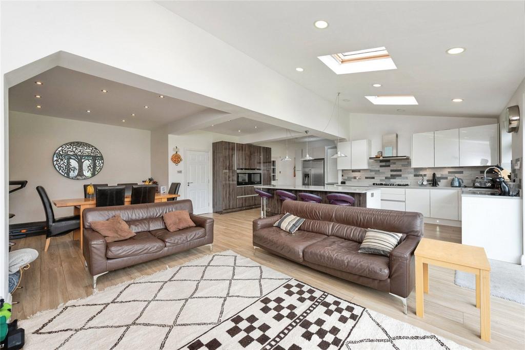 Kitchen/Dayroom