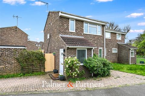 3 bedroom semi-detached house for sale, Camellia Close, Essex CM1