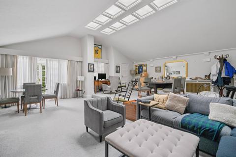 2 bedroom property for sale, Portnall Drive, Virginia Water