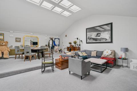 2 bedroom property for sale, Portnall Drive, Virginia Water