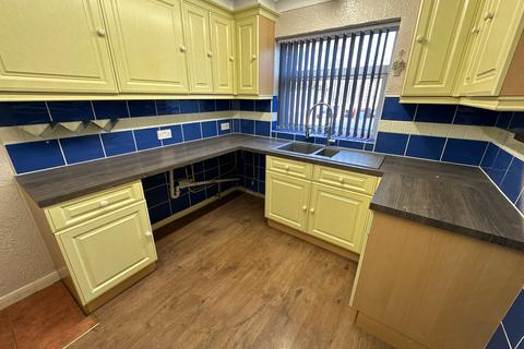 4 bedroom semi-detached house for sale, Winchester Drive, Linton, Swadlincote, Derbyshire, DE12