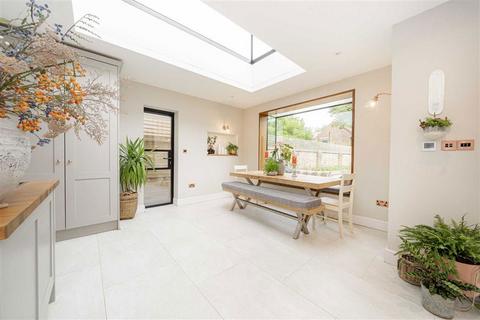 undefined, Oxford Road, Teddington TW11