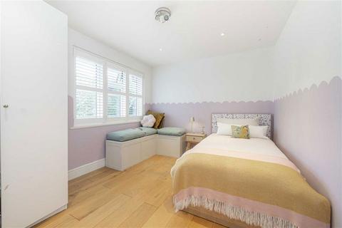 undefined, Oxford Road, Teddington TW11
