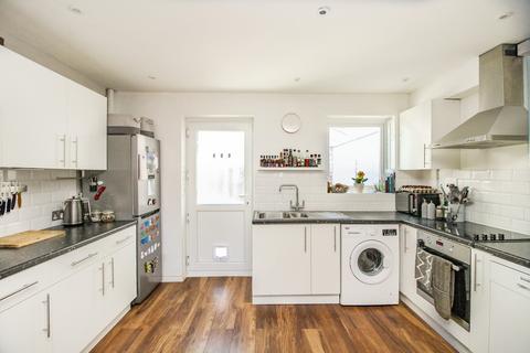 2 bedroom terraced house for sale, Brooklands Road, Crawley, West Sussex. RH11 9QQ