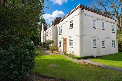 2 bedroom apartment to rent, Ivy Drive, Surrey GU18