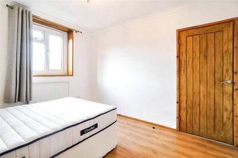 3 bedroom apartment to rent, Stockwell Gardens Estate, London, SW9