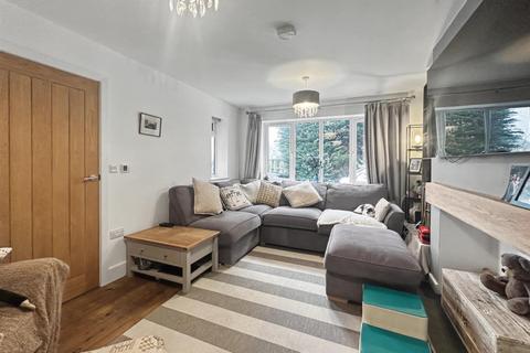 3 bedroom detached house to rent, Clive Crescent, Kimberley, Nottingham