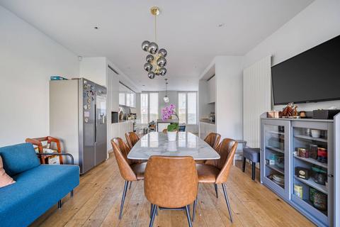 undefined, Admiralty Avenue, Docklands, London, E16